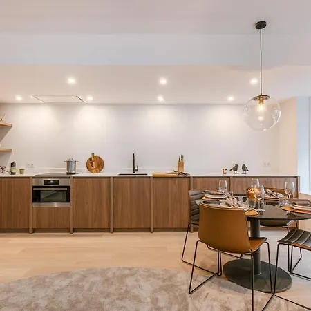 Modern And Spacious Design Nearby The Appartement
